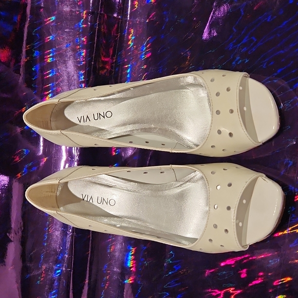 Heels - Picture 2 of 5